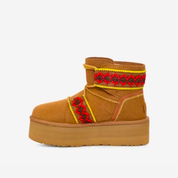 NEW UGG - Classic Mini II Braid Platform - Picture 9 of 16